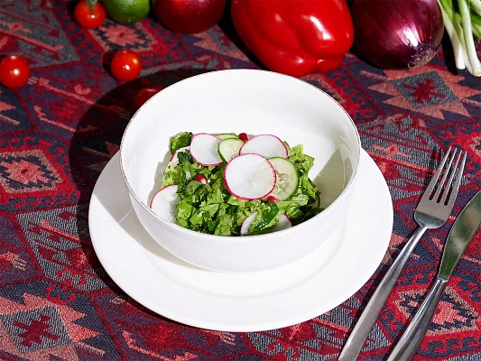 Салат летний зелёный